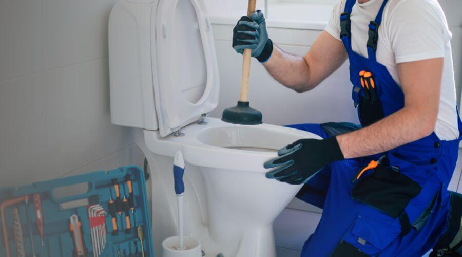 sewer line plumber in Salemburg, NC